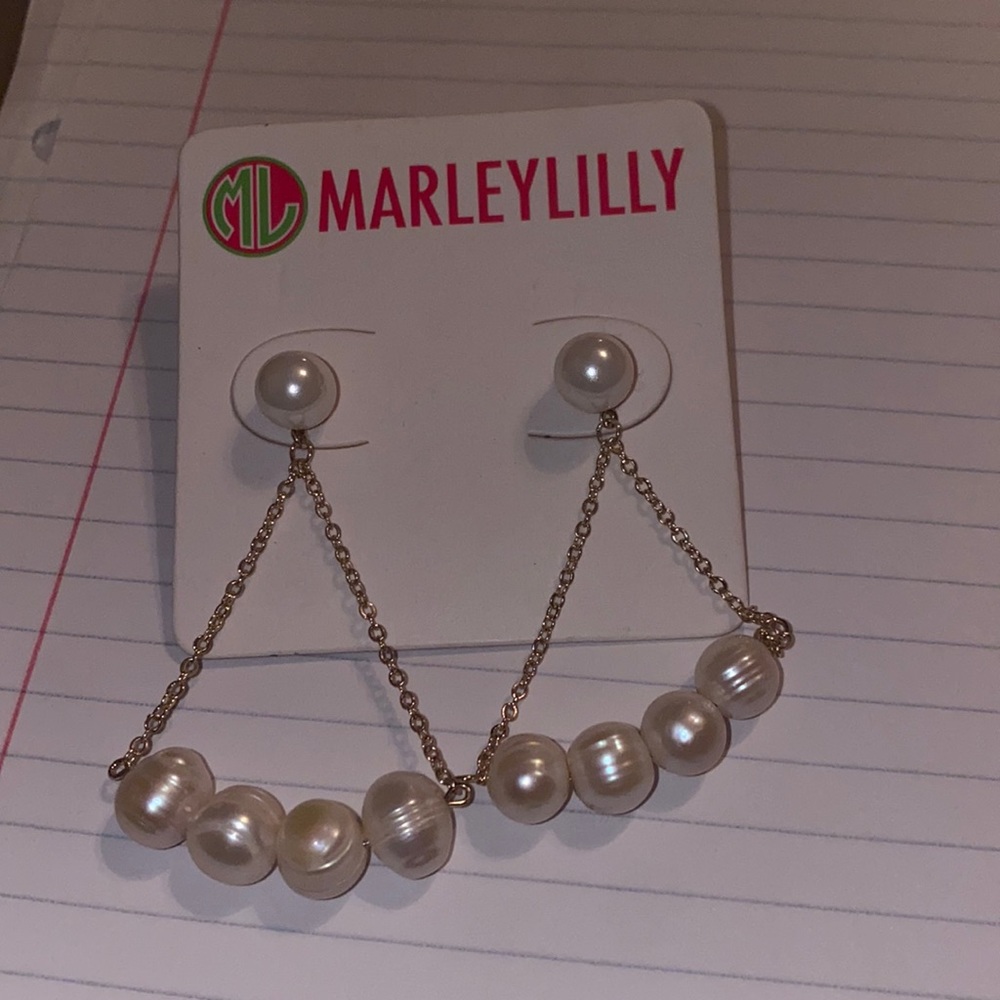 Pearl dangly earrings. NWT